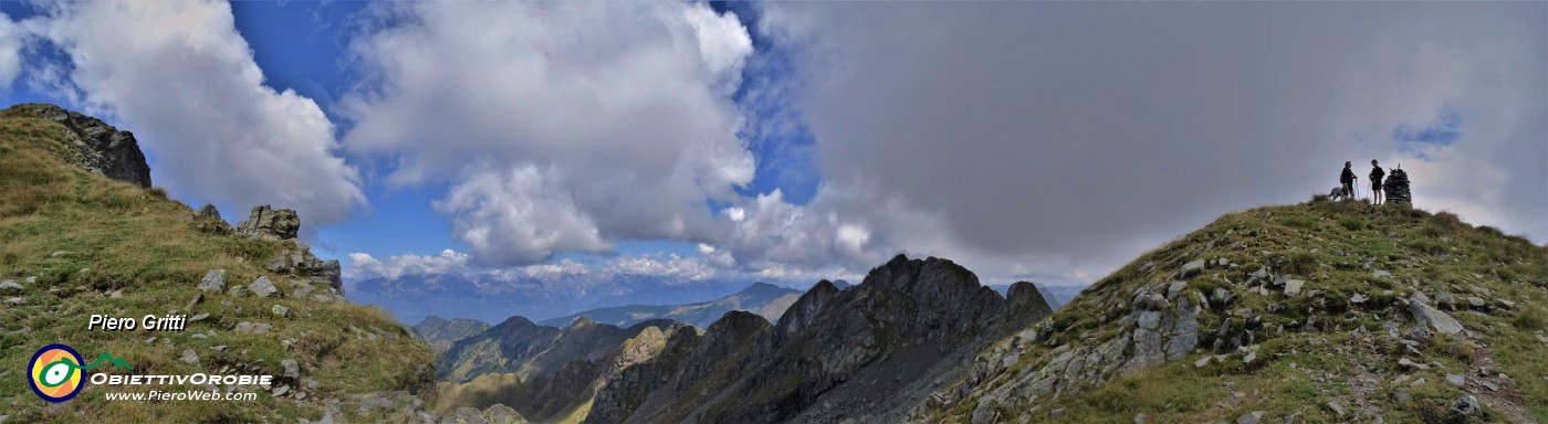47 All'omone del Ponteranica centrale (2372 m) .jpg